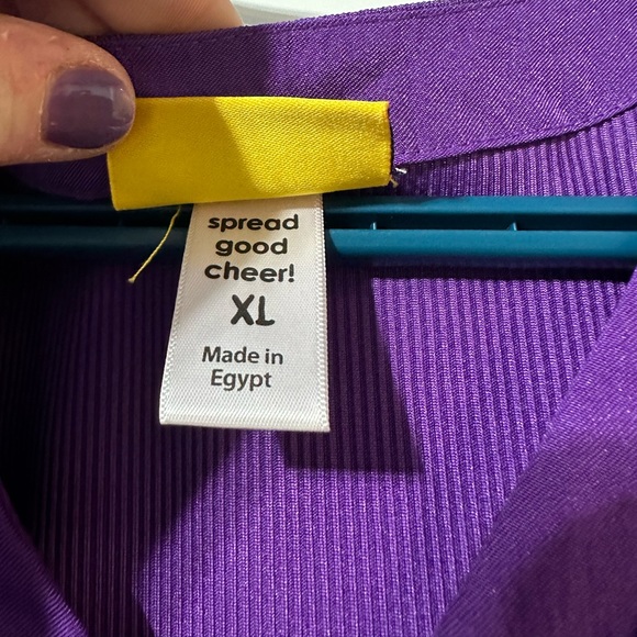 Vibrant purple like new Wonder Wink scrub top for healthcare workers nurses etc - Picture 5 of 9